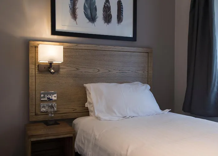 Owl, Hambleton By Marston's 4*