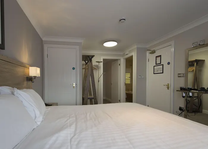 Owl, Hambleton By Marston's Selby