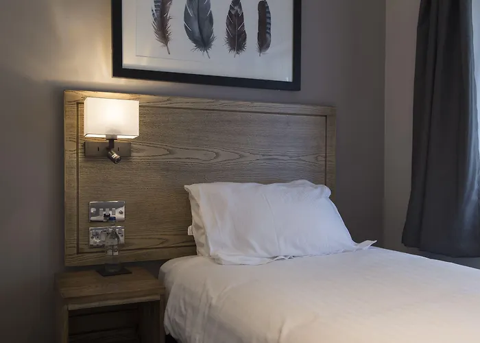 Owl, Hambleton By Marston's Hotel Selby