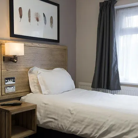 Owl, Hambleton By Marston's 4*